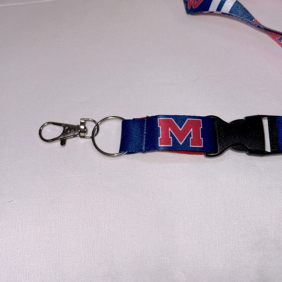 Ole Miss Rebels Reversible Lanyard w/ Detachable Buckle - Picture 3 of 4